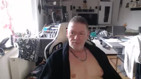 deinprinz2312 online show from February 24, 9:34 am