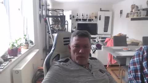 deinprinz2312 online show from February 14, 8:21 am