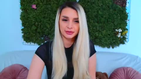 deliciaalove online show from November 17, 7:16 pm