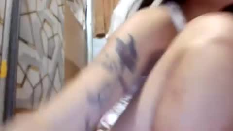 deliciousgirl975840 online show from May 19, 2:29 am