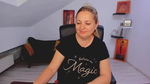 DeliciousLolly online show from June 4, 3:23 am