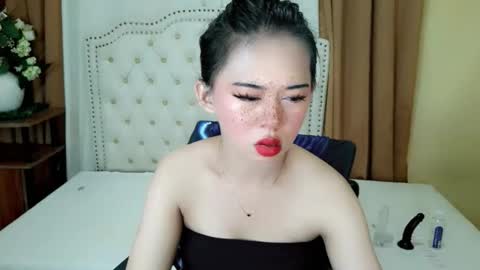 Sophie online show from June 5, 3:24 am