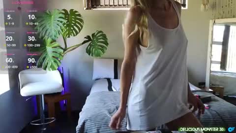 Kitty online show from October 23, 6:15 am