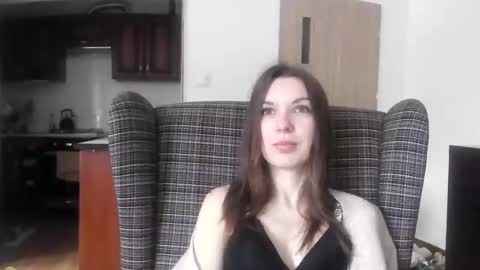 Snapshot of delightaurora chatting on February 6, 7:35 am Aurora online show from February 6, 7:35 am