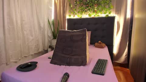 Delilah  online show from July 9, 8:46 pm