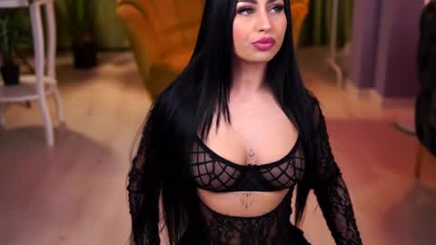 Delilah online show from April 27, 8:39 pm