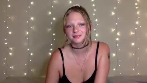 DelilaLove3412 online show from November 1, 9:47 pm