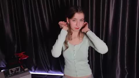 Rochel online show from November 19, 7:01 pm