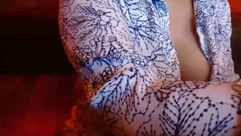 Snapshot of delphine_x chatting on February 2, 9:45 pm Delphine online show from February 2, 9:45 pm