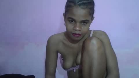 delphine online show from April 23, 5:47 pm
