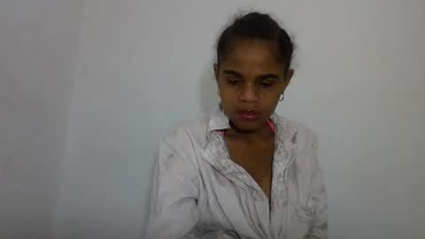 delphine online show from June 21, 1:39 pm