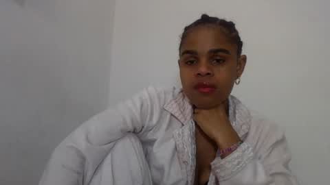 delphine online show from July 4, 8:29 am