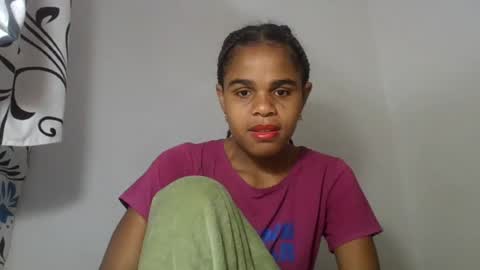 delphine online show from August 1, 6:37 am