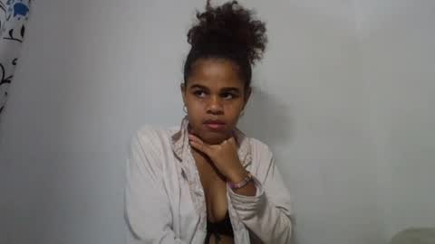 delphine online show from July 9, 10:08 am