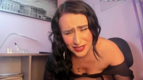 DEMI MOORE online show from May 2, 3:01 am