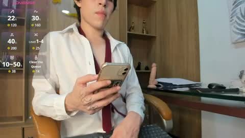   online show from May 25, 12:33 pm