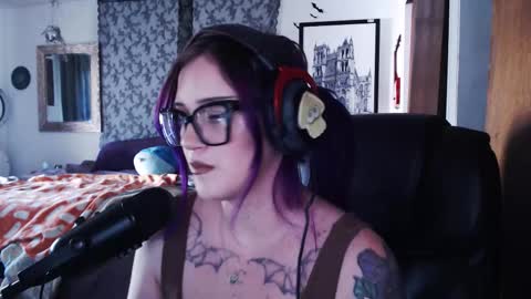 Snapshot of demongf chatting on October 21, 8:56 pm Demoness Mina online show from October 21, 8:56 pm