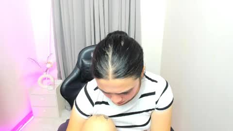 Demi online show from April 4, 6:04 pm