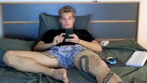 Snapshot of denis_here chatting on October 5, 8:16 pm Denis online show from October 5, 8:16 pm