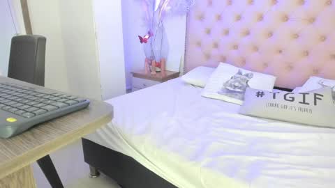 denisse_logan online show from April 29, 3:11 am