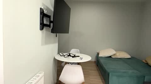 Denni online show from March 15, 5:49 pm