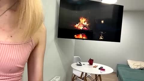 Denni online show from March 13, 5:16 pm