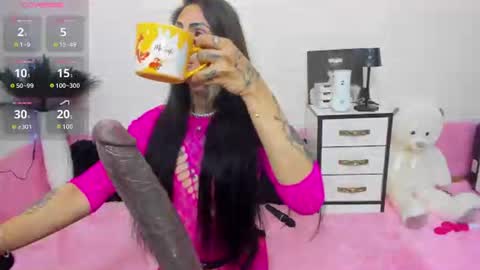 denychantall online show from August 3, 9:04 am