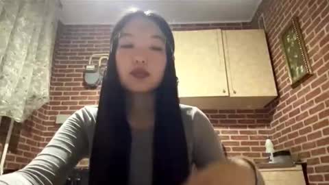 Emma online show from November 22, 1:09 pm