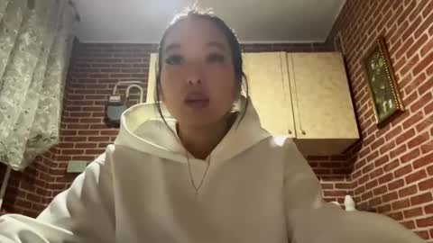 Emma online show from November 20, 3:09 pm