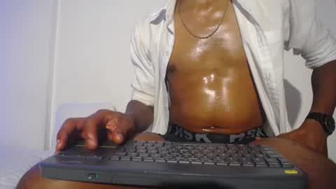 Snapshot of denzo_cornell chatting on October 6, 5:36 am denzo online show from October 6, 5:36 am