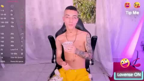 Dereck Boy online show from August 1, 9:27 pm