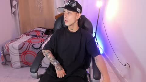 Dereck Boy online show from May 5, 3:57 am
