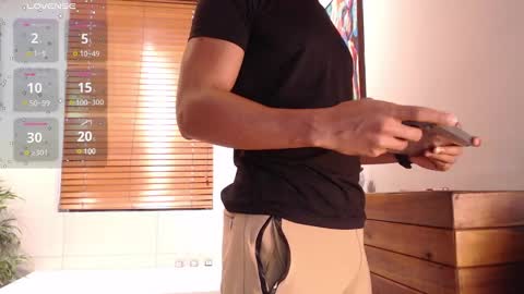 Dereck Myers online show from December 2, 9:45 pm