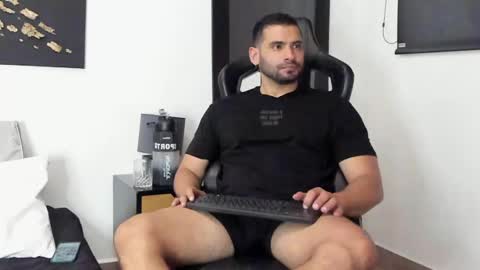 Dereck Vega online show from December 7, 2:14 am