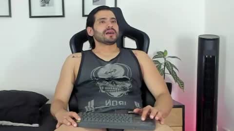Dereck Vega online show from July 24, 2:09 am