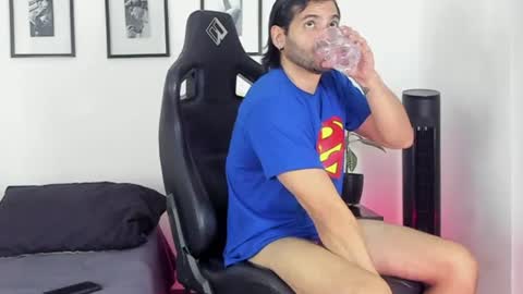 Dereck Vega online show from July 30, 1:50 am