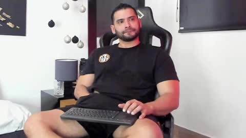 Dereck Vega online show from December 11, 10:16 pm