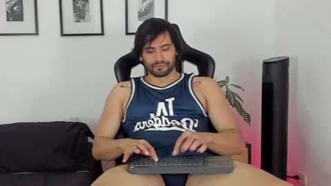 Dereck Vega online show from July 23, 12:57 am
