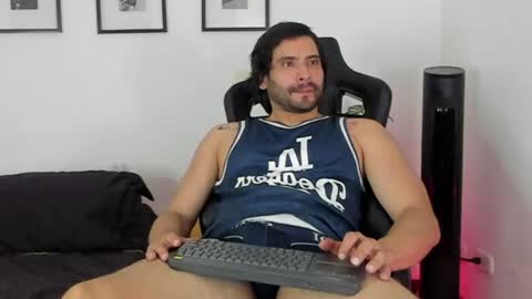 Dereck Vega online show from July 23, 1:58 am
