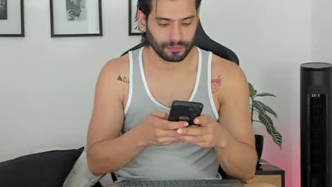 Dereck Vega online show from July 16, 5:16 pm