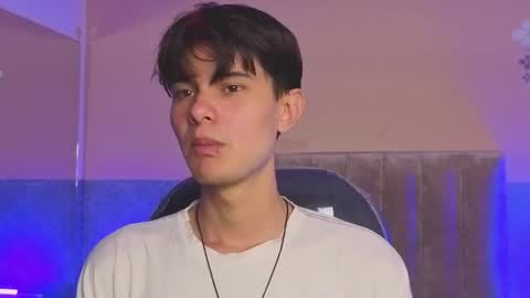 derek_sinn online show from April 28, 8:46 pm