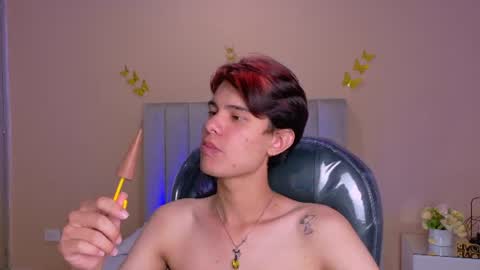 derek_sinn online show from July 7, 7:23 am