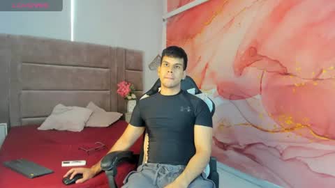 derek_voss online show from May 11, 12:34 pm