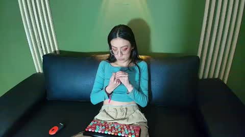 Snapshot of desiring__angel chatting on October 3, 4:10 am Desiring Angel online show from October 3, 4:10 am