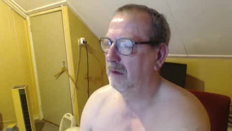 destelp online show from April 23, 10:33 pm
