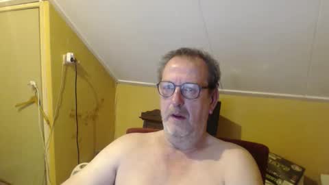 Snapshot of destelp chatting on September 24, 10:49 pm destelp online show from September 24, 10:49 pm