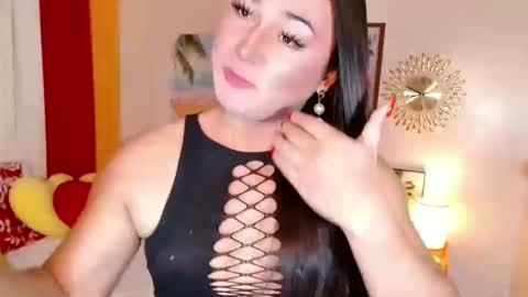 destenierose online show from December 19, 1:34 am