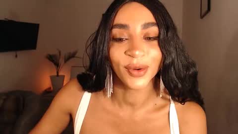 Destinne Mill online show from December 5, 10:25 am