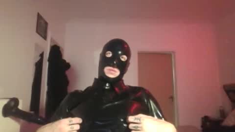 deviance_noir online show from October 25, 11:16 pm