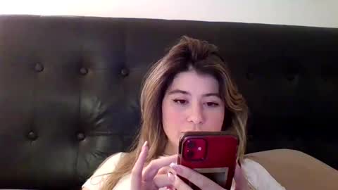 Snapshot of devilbabi chatting on October 27, 8:31 pm devilbabi online show from October 27, 8:31 pm